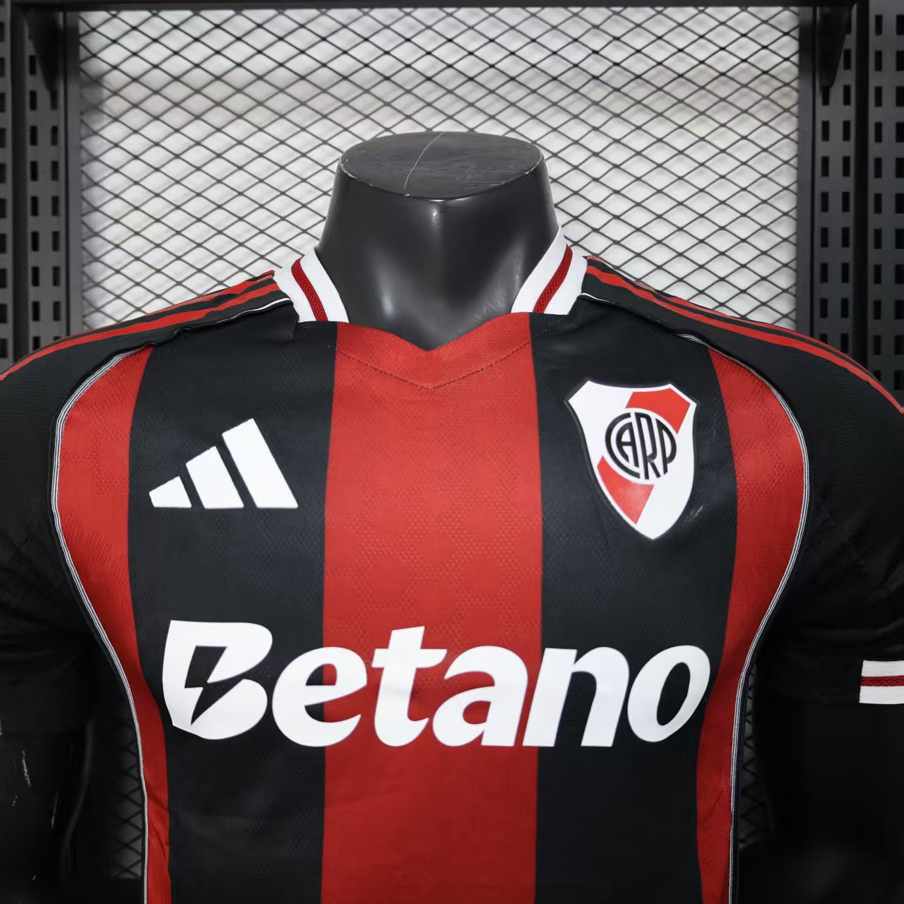 CAMISETA SEGUNDA EQUIPACIÓN RIVER PLATE 2025 VERSIÓN JUGADOR - Imagen 2