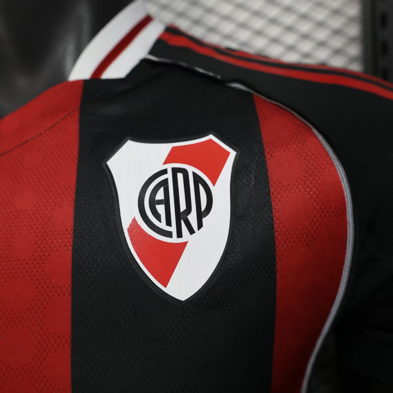 CAMISETA SEGUNDA EQUIPACIÓN RIVER PLATE 2025 VERSIÓN JUGADOR - Imagen 4