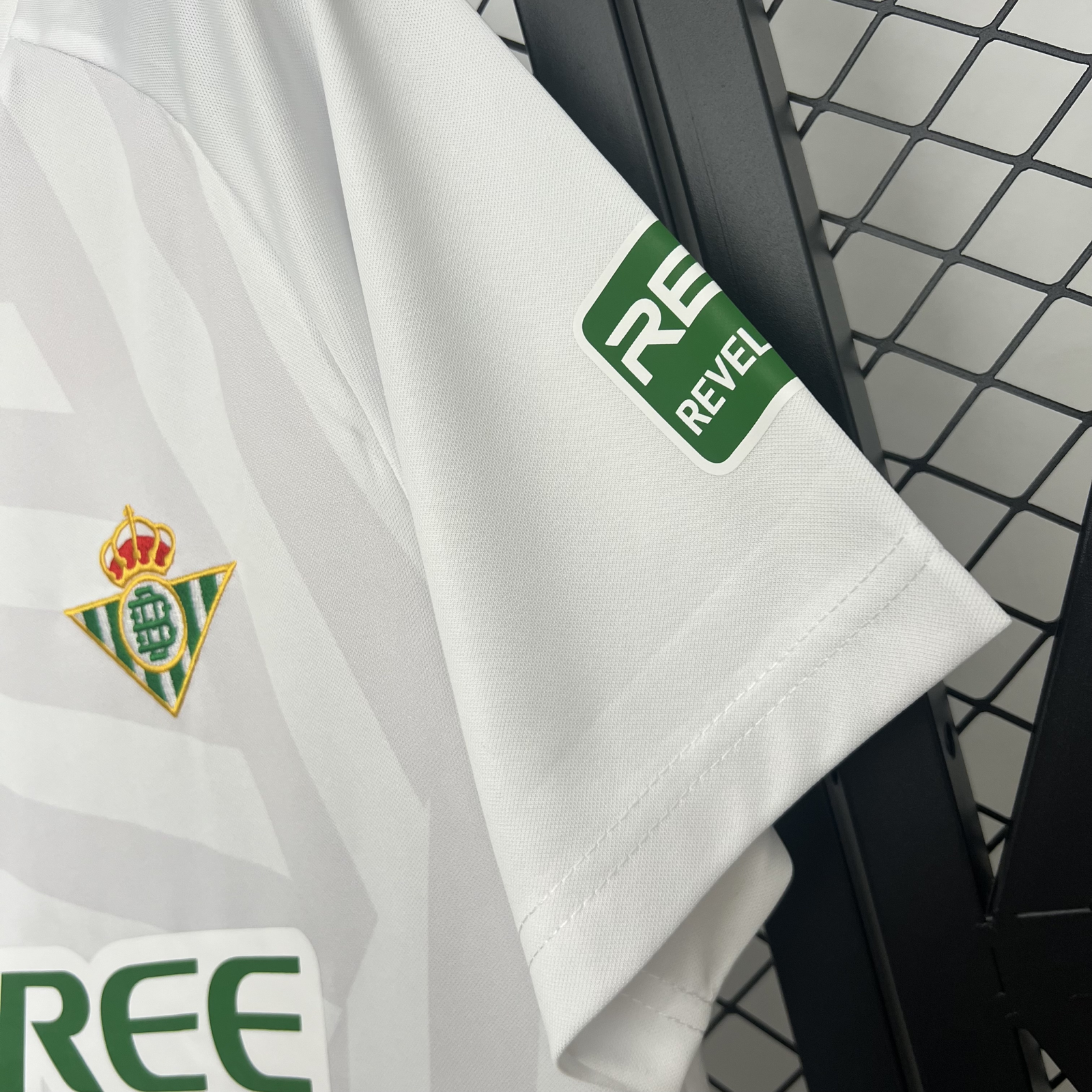 CAMISETA ARQUERO REAL BETIS 25/26 VERSIÓN FAN - Imagen 5