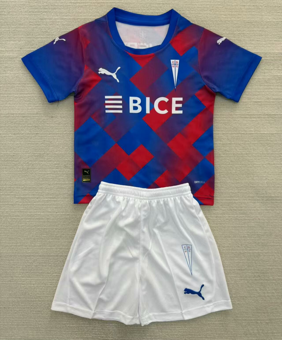 CAMISETA TERCERA EQUIPACIÓN U. CATÓLICA 2025 VERSIÓN INFANTIL