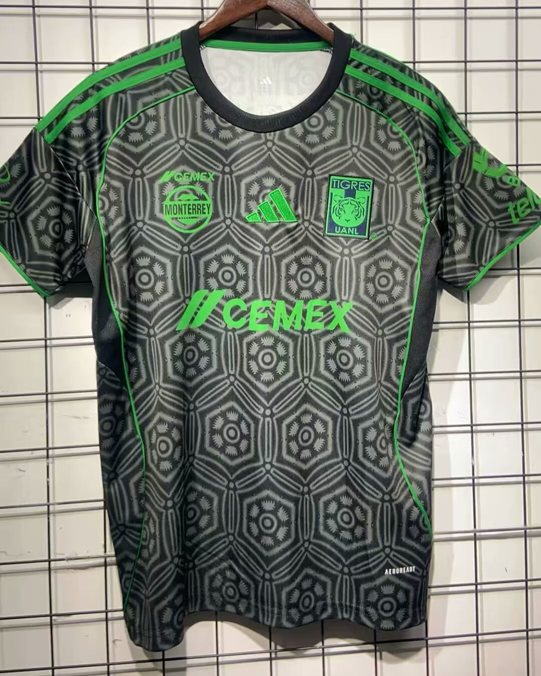 CAMISETA TERCERA EQUIPACIÓN TIGRES 25/26 VERSIÓN FAN