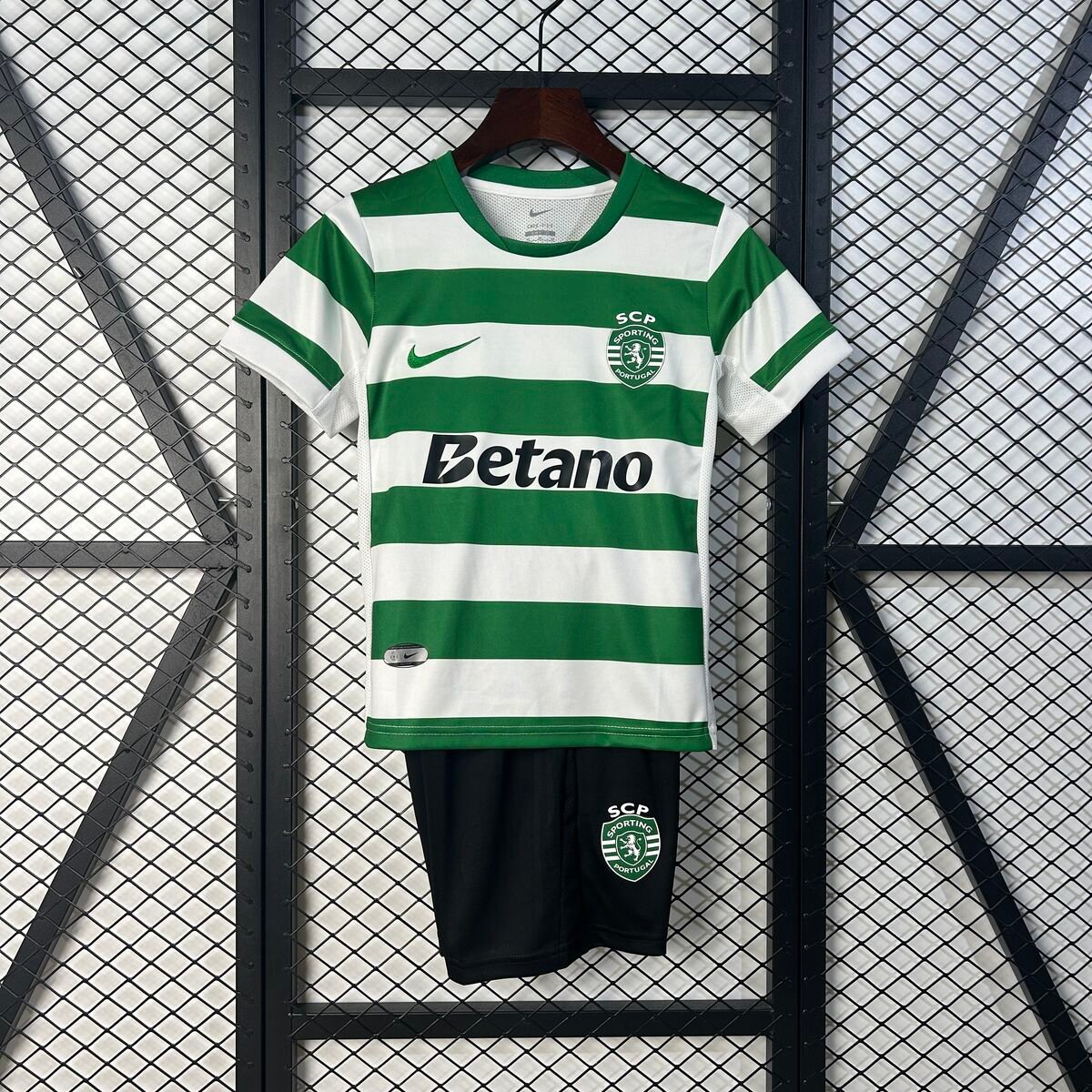 CAMISETA PRIMERA EQUIPACIÓN SPORTING CP 25/26 VERSIÓN INFANTIL