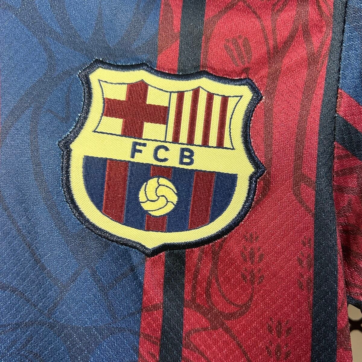 CAMISETA EDICIÓN ESPECIAL BARCELONA 24/25 VERSIÓN INFANTIL - Imagen 4