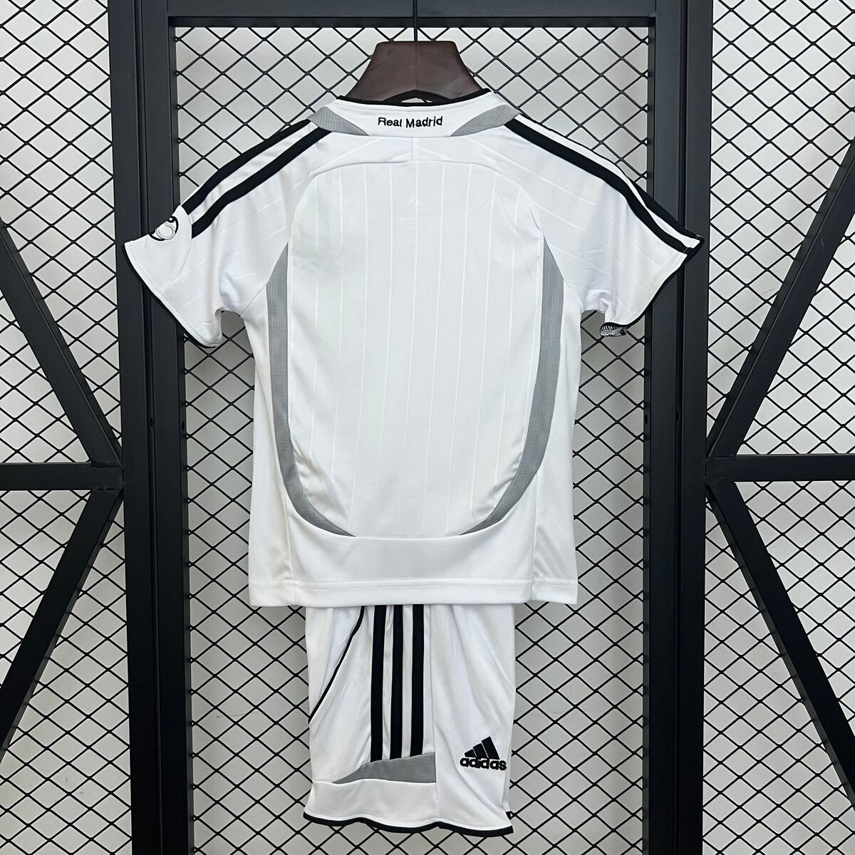 CAMISETA PRIMERA EQUIPACIÓN REAL MADRID 2006/07 INFANTIL - Imagen 8