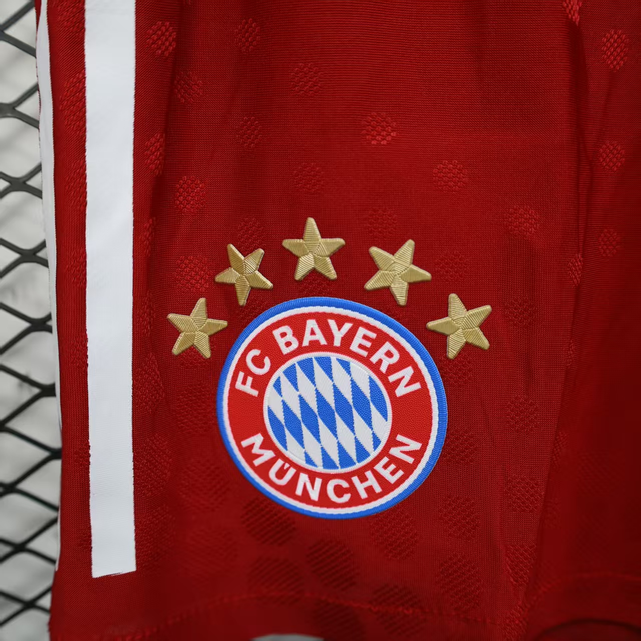SHORTS PRIMERA EQUIPACIÓN BAYERN MUNICH 25/26 VERSIÓN JUGADOR - Imagen 3