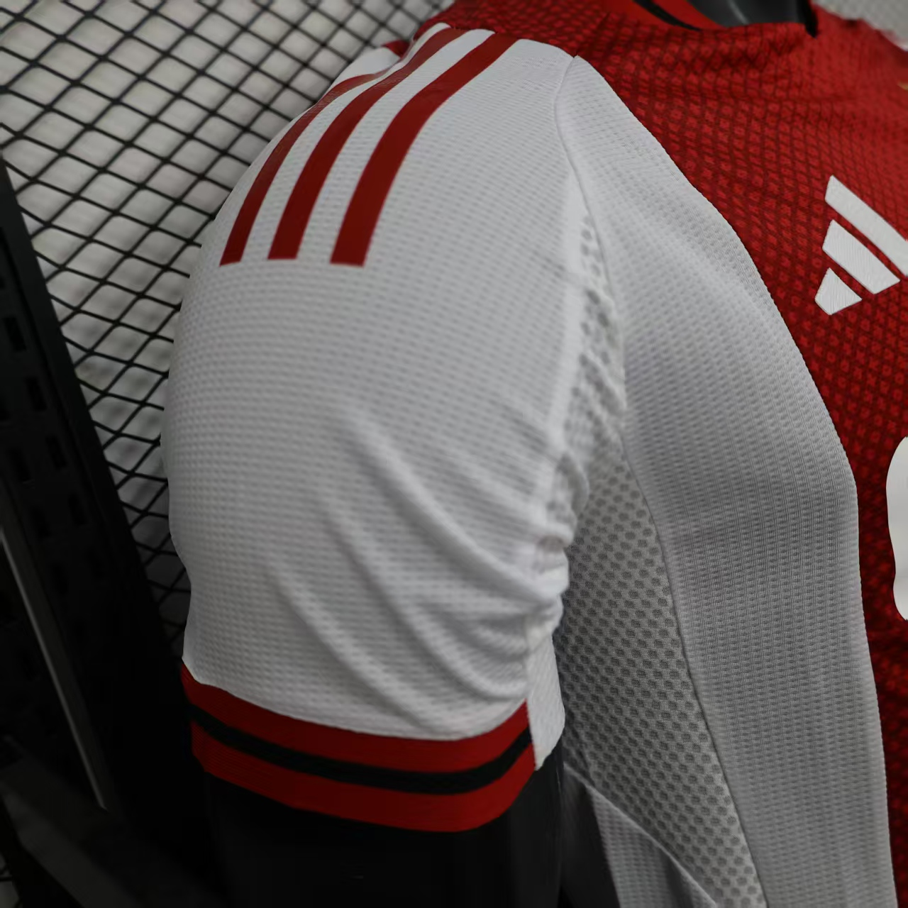 CAMISETA PRIMERA EQUIPACIÓN AJAX 25/26 VERSIÓN JUGADOR - Imagen 5