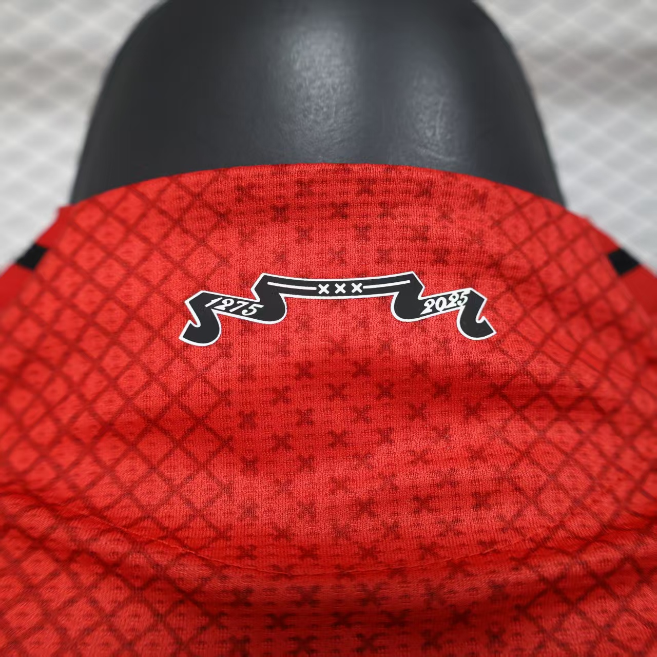 CAMISETA PRIMERA EQUIPACIÓN AJAX 25/26 VERSIÓN JUGADOR - Imagen 10