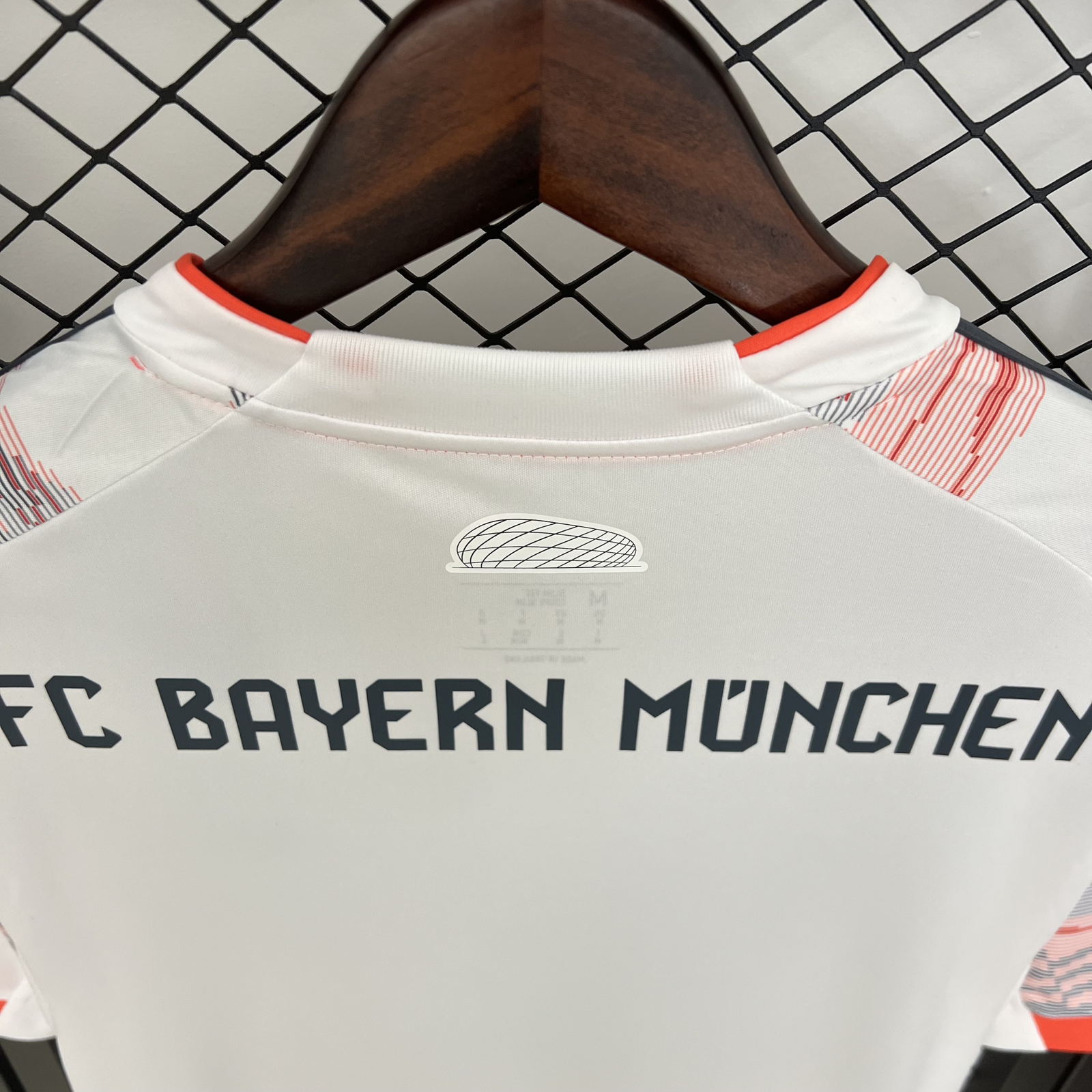 CAMISETA SEGUNDA EQUIPACIÓN BAYERN MUNICH 25/26 VERSIÓN FAN - Imagen 9