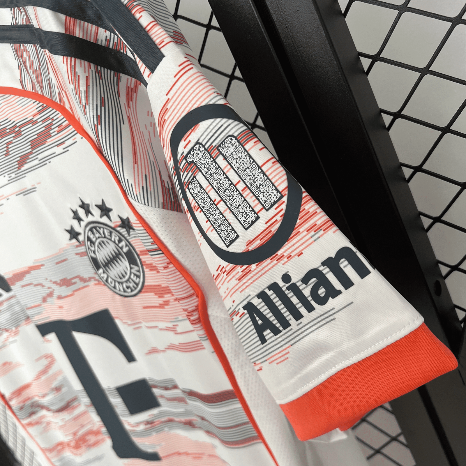 CAMISETA SEGUNDA EQUIPACIÓN BAYERN MUNICH 25/26 VERSIÓN FAN - Imagen 5