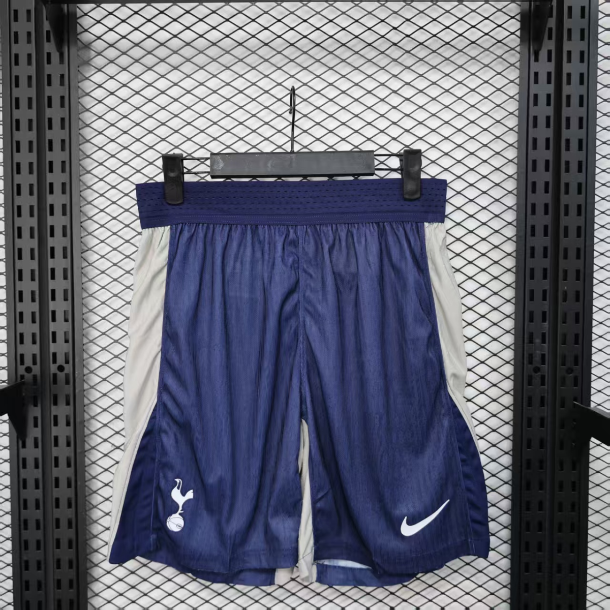 SHORTS PRIMERA EQUIPACIÓN TOTTENHAM 25/26 VERSIÓN JUGADOR