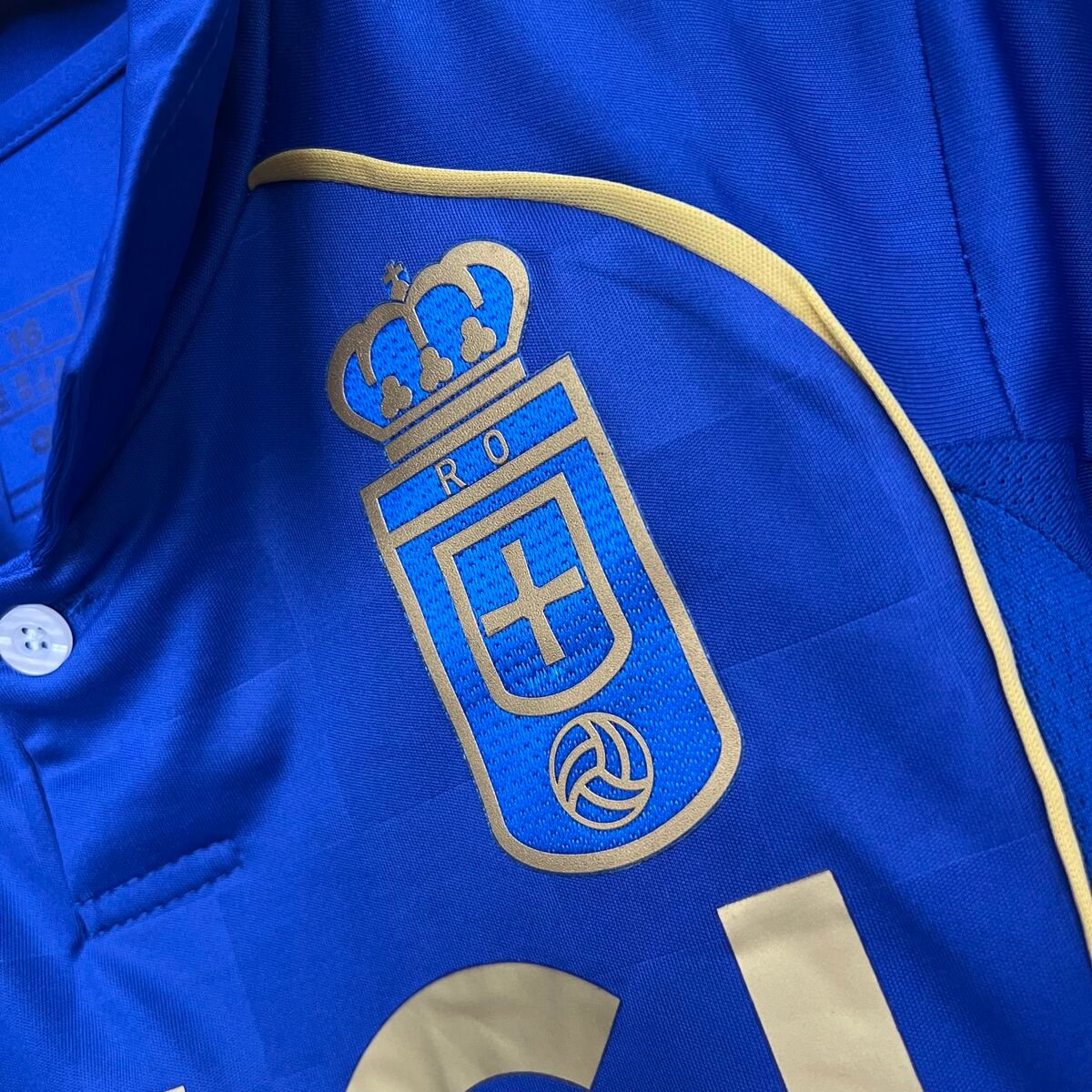 CAMISETA PRIMERA EQUIPACIÓN REAL OVIEDO 25/26 VERSIÓN INFANTIL - Imagen 5