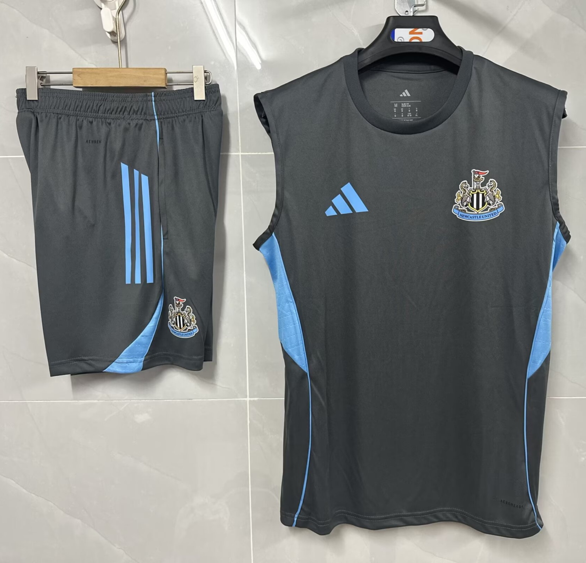 CONJUNTO DE ENTRENAMIENTO NEWCASTLE 25/26