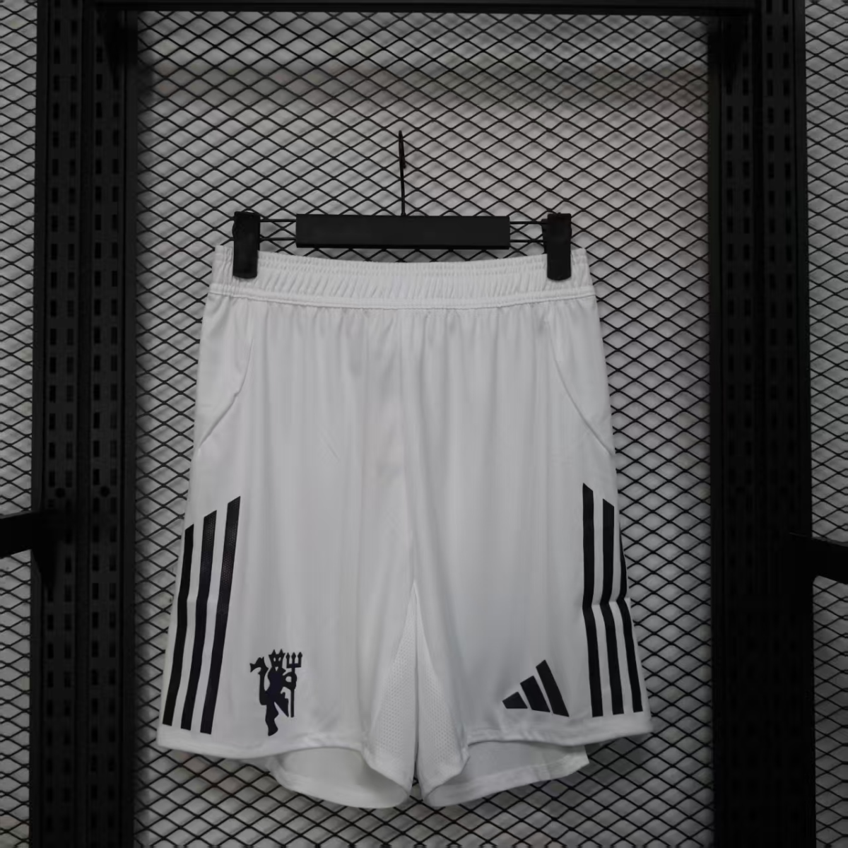 SHORTS SEGUNDA EQUIPACIÓN MANCHESTER UNITED 25/26 VERSIÓN JUGADOR