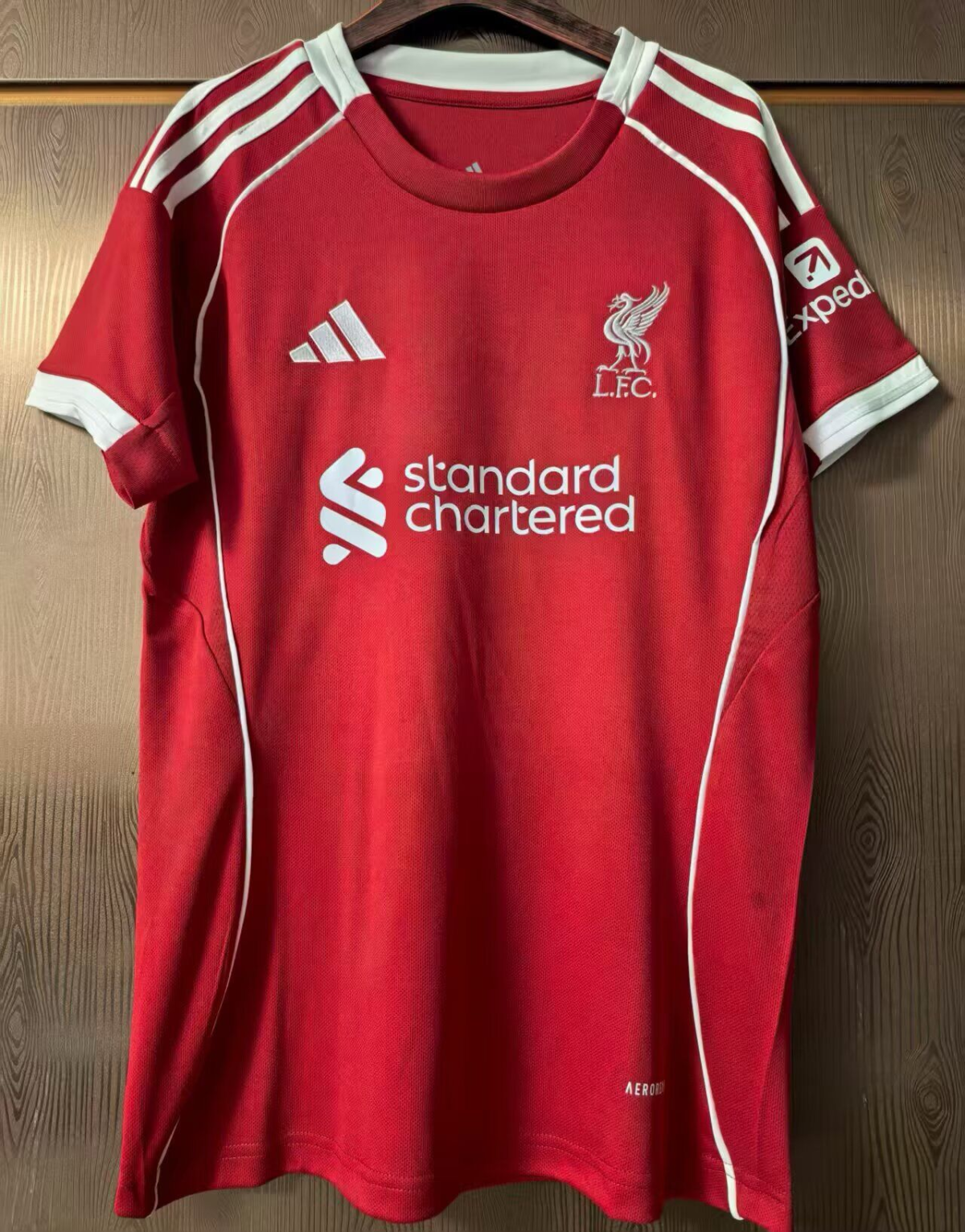 CAMISETA PRIMERA EQUIPACIÓN LIVERPOOL 25/26 VERSIÓN FEMENINA