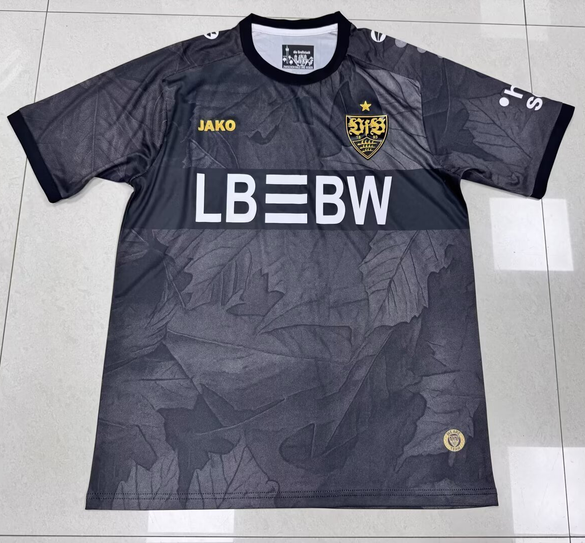CAMISETA TERCERA EQUIPACIÓN VFB STUTTGART 25/26 VERSIÓN FAN