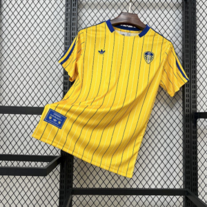 POLERA DE SALIDA LEEDS UNITED 25/26 VERSIÓN FAN