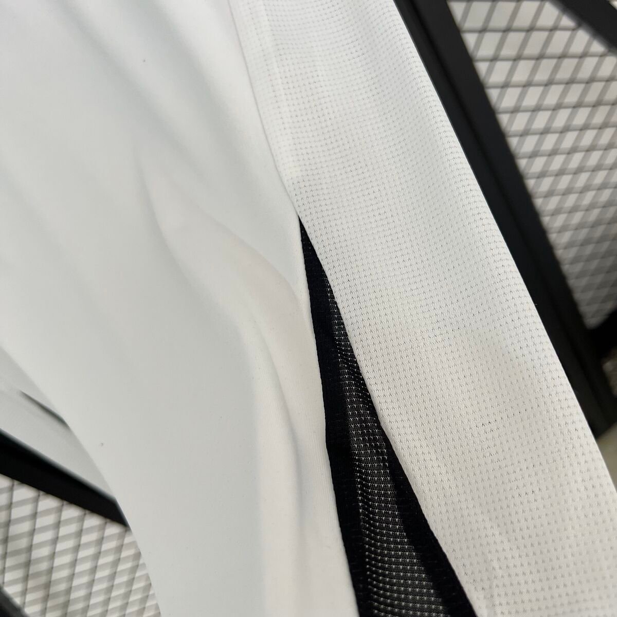 CAMISETA SEGUNDA EQUIPACIÓN ATLÉTICO MINEIRO 2025 VERSIÓN FEMENINA - Imagen 4