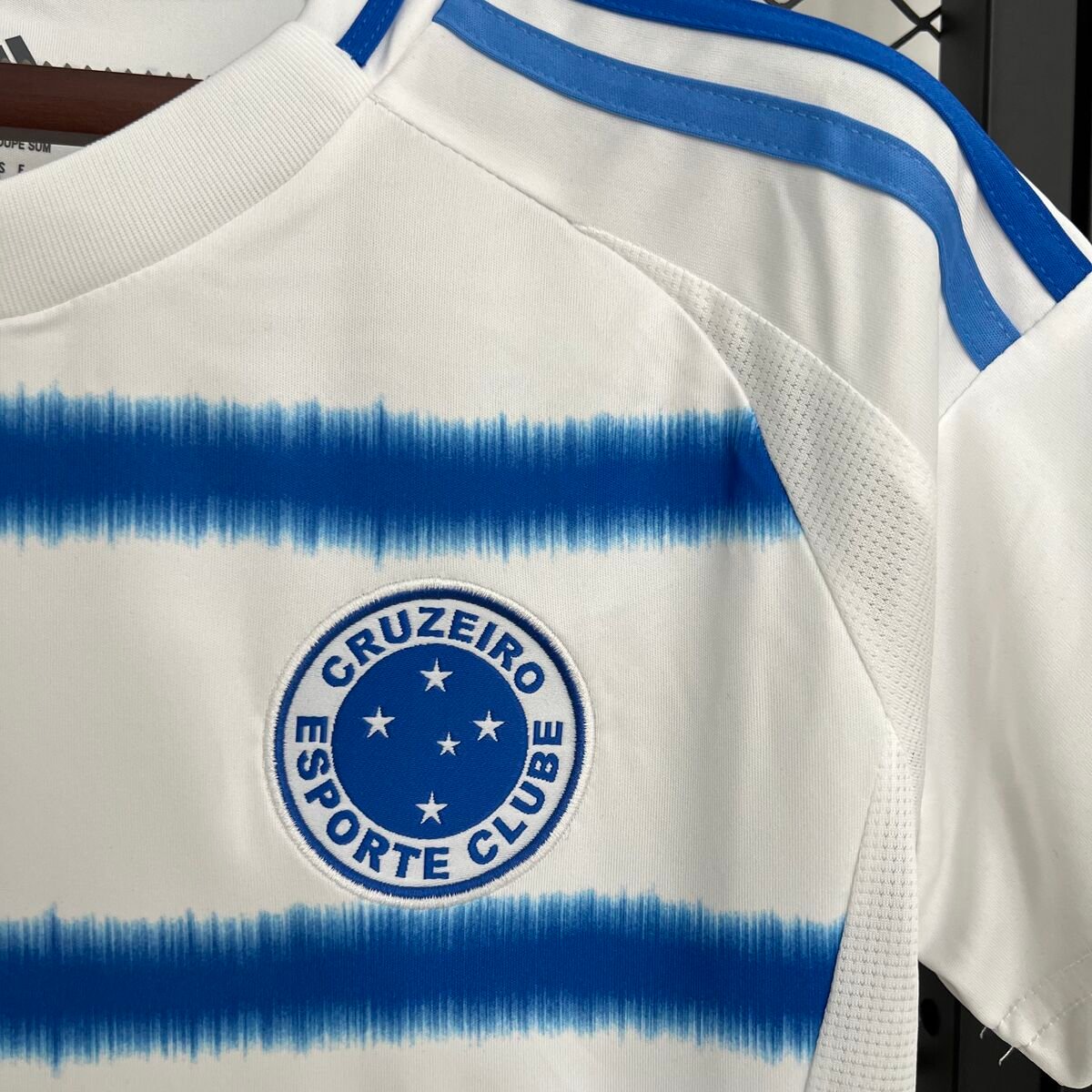 CAMISETA TERCERA EQUIPACIÓN CRUZEIRO 2025 VERSIÓN FEMENINA - Imagen 3