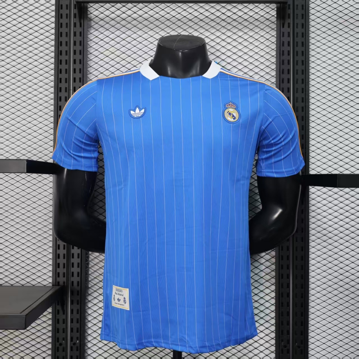 POLERA DE SALIDA REAL MADRID 25/26 VERSIÓN JUGADOR