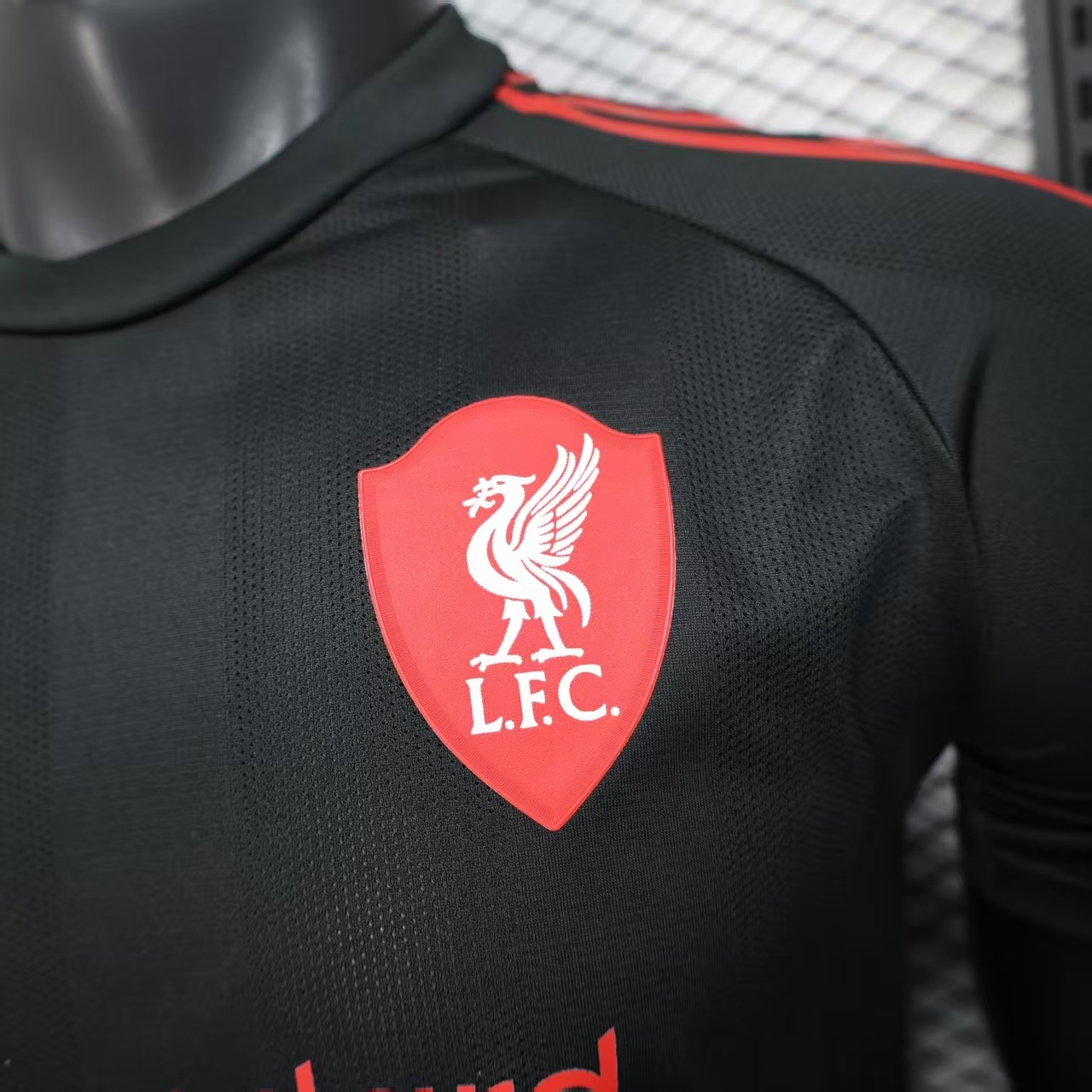 CAMISETA CONCEPTO LIVERPOOL 25/26 VERSIÓN JUGADOR - Imagen 4