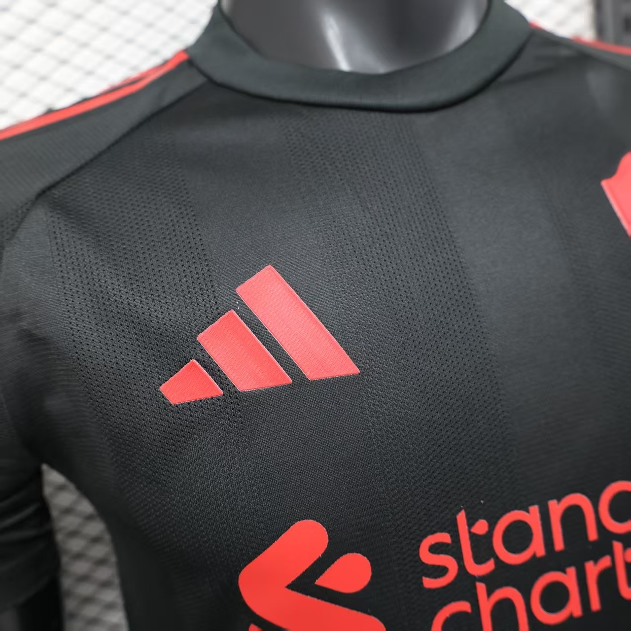 CAMISETA CONCEPTO LIVERPOOL 25/26 VERSIÓN JUGADOR - Imagen 3