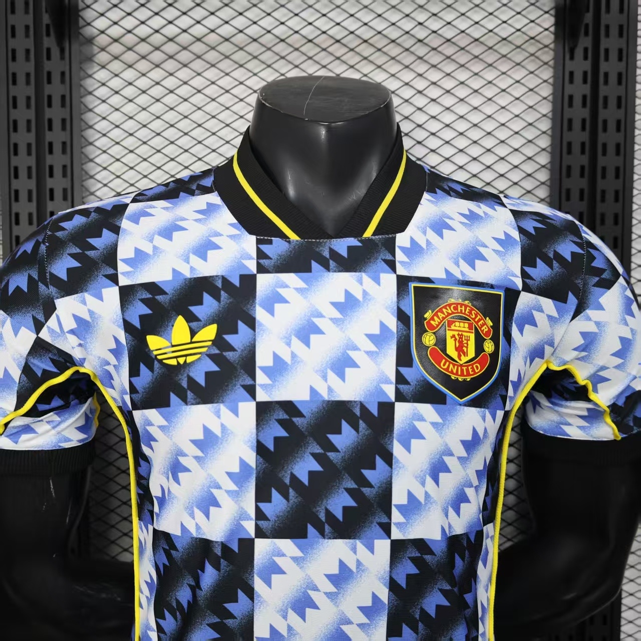 POLERA DE SALIDA MANCHESTER UNITED 25/26 VERSIÓN JUGADOR - Imagen 2