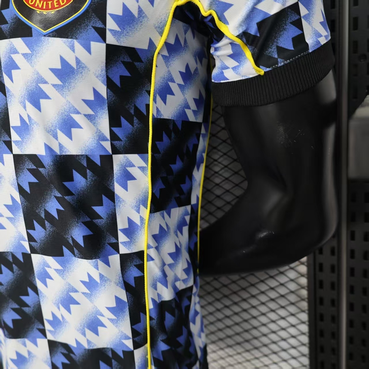 POLERA DE SALIDA MANCHESTER UNITED 25/26 VERSIÓN JUGADOR - Imagen 7