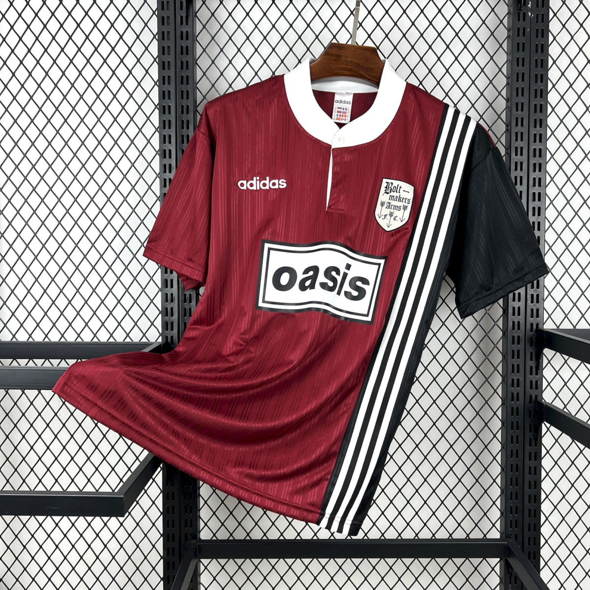 CAMISETA BOLT MAKERS ARMS x OASIS 2025 VERSIÓN FAN