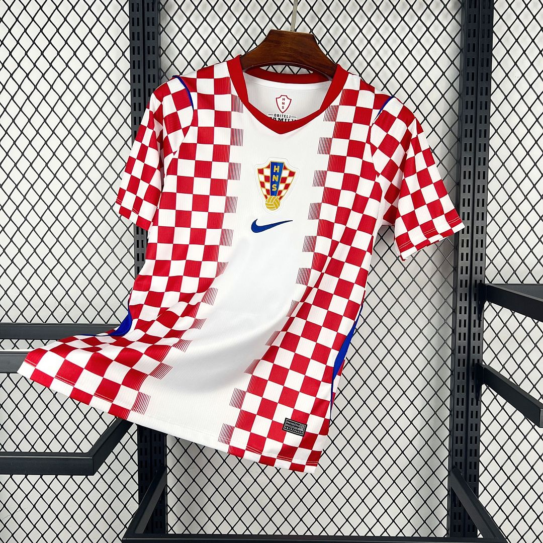 CAMISETA PRIMERA EQUIPACIÓN CROACIA 2026 VERSIÓN FAN