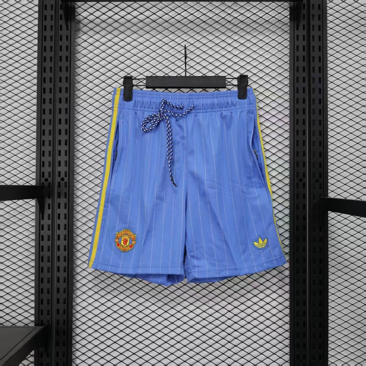 SHORTS EDICIÓN ESPECIAL MANCHESTER UNITED 25/26