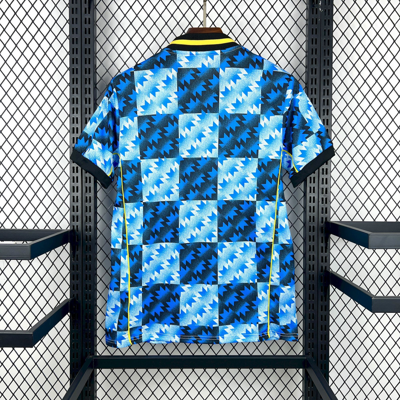 POLERA DE SALIDA MANCHESTER UNITED 25/26 VERSIÓN FAN - Imagen 8