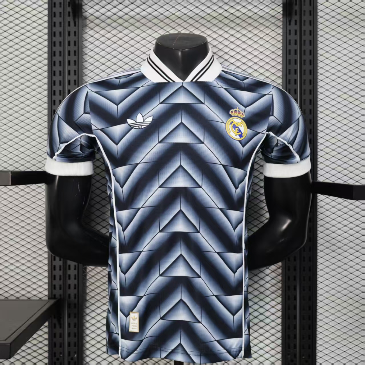 POLERA DE SALIDA REAL MADRID 25/26 VERSIÓN JUGADOR
