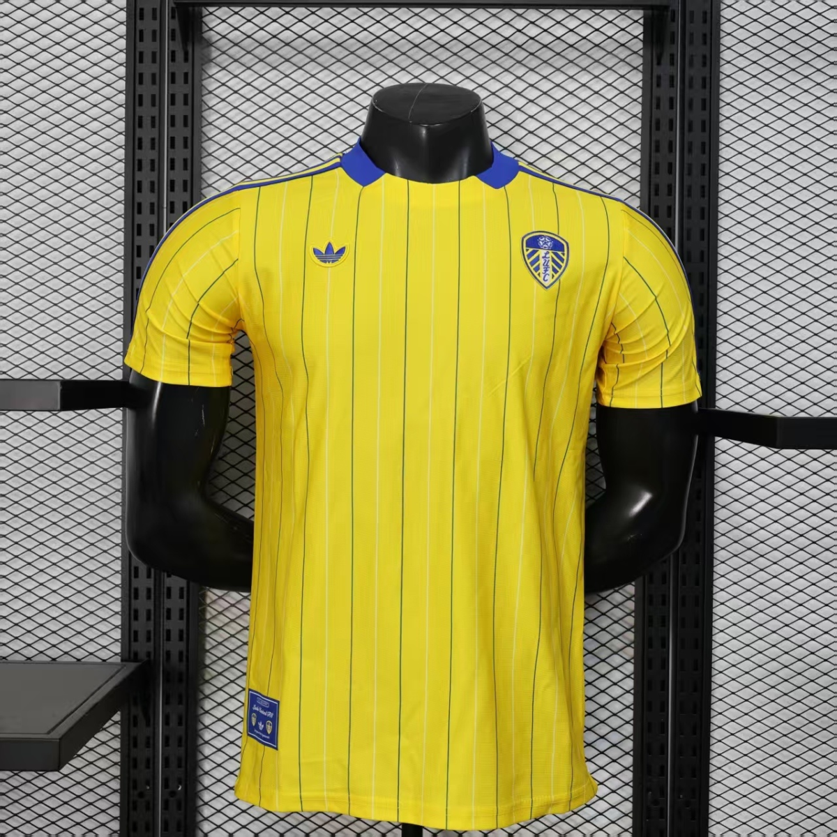 POLERA DE SALIDA LEEDS UNITED 25/26 VERSIÓN JUGADOR