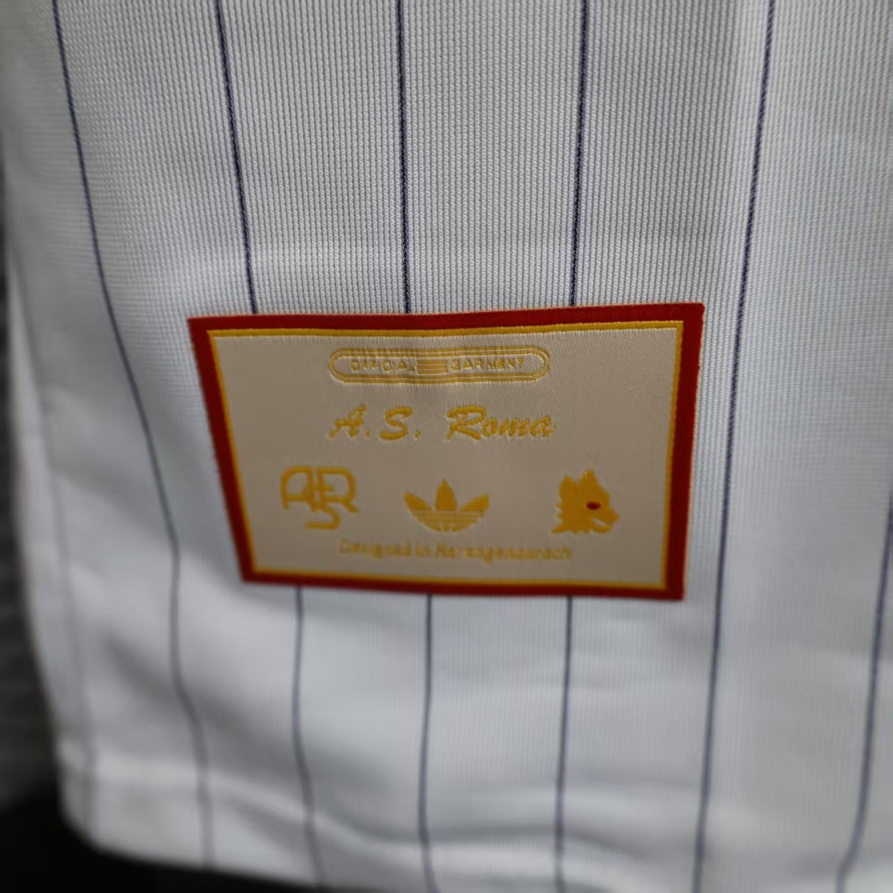 POLERA DE SALIDA AS ROMA 25/26 VERSIÓN JUGADOR - Imagen 7