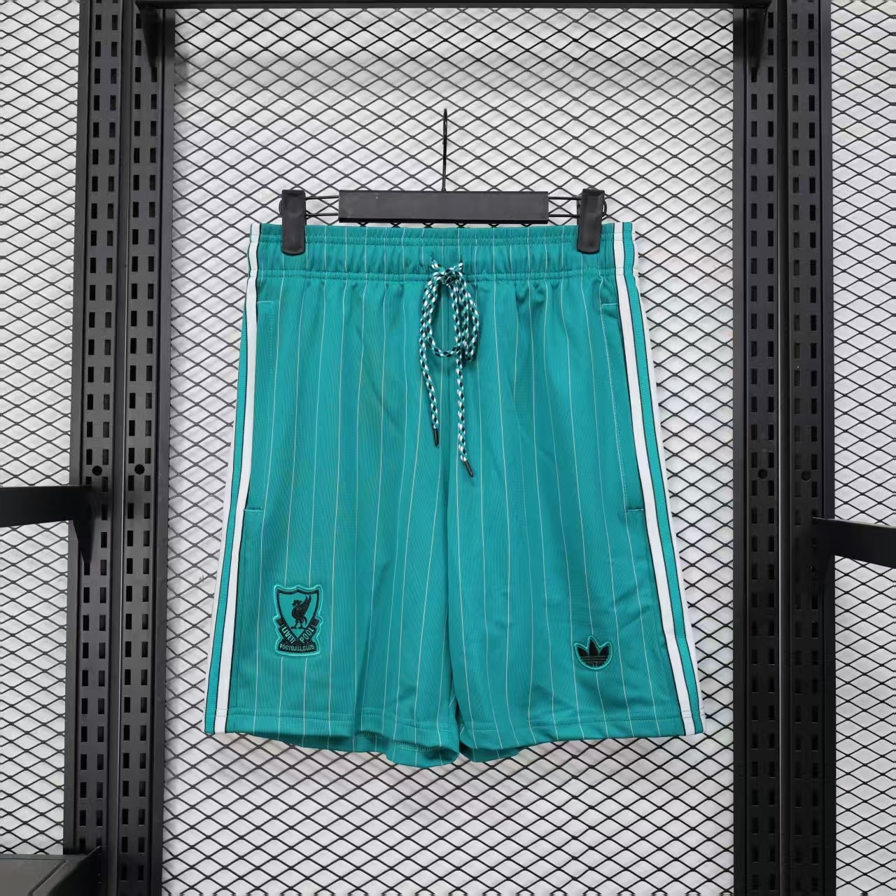 SHORTS EDICIÓN ESPECIAL LIVERPOOL 25/26