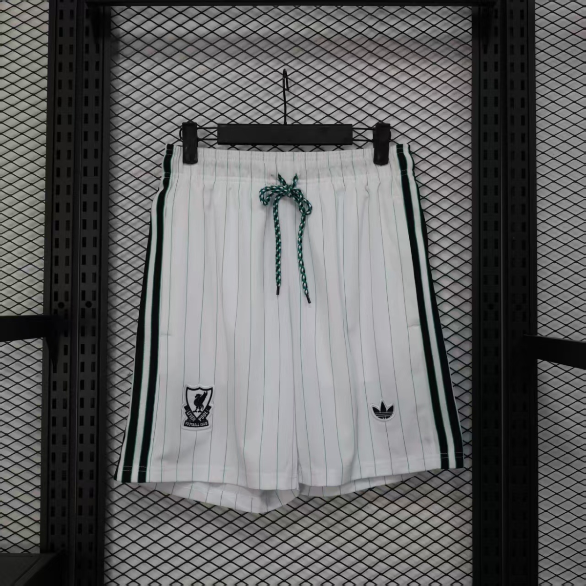 SHORTS EDICIÓN ESPECIAL LIVERPOOL 25/26