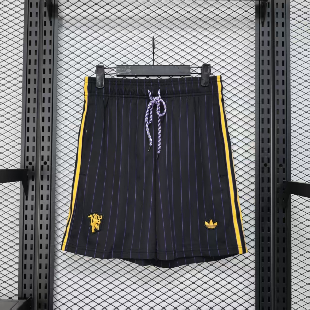 SHORTS EDICIÓN ESPECIAL MANCHESTER UNITED 25/26