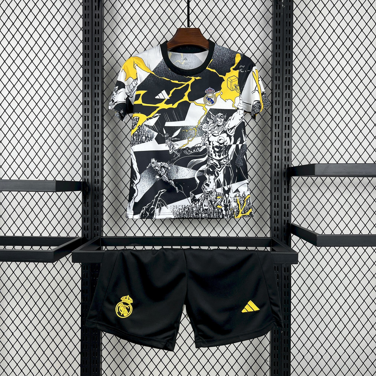 CAMISETA EDICIÓN ESPECIAL MARVEL x REAL MADRID 25/26 VERSIÓN INFANTIL