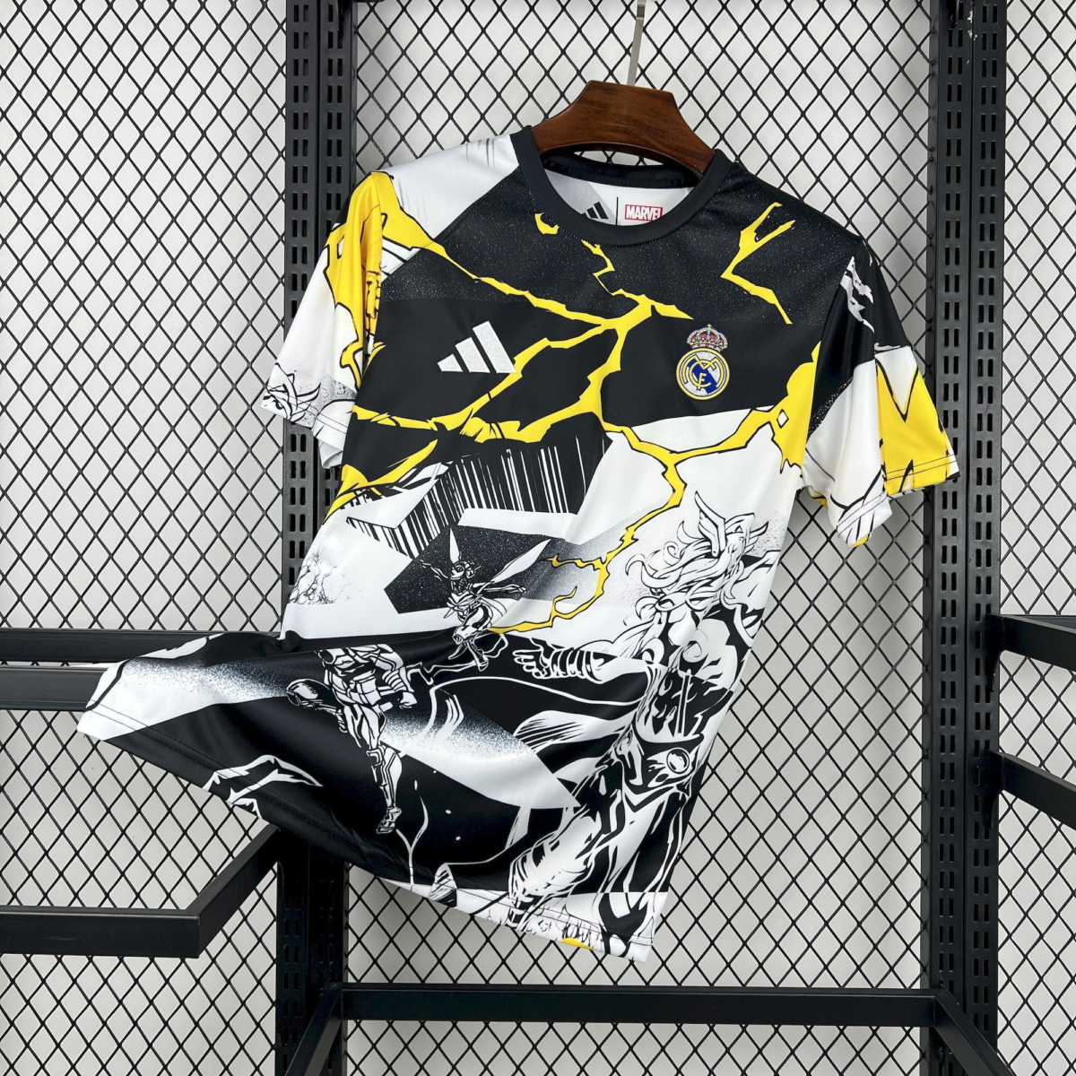 CAMISETA EDICIÓN ESPECIAL MARVEL x REAL MADRID 25/26 VERSIÓN FAN