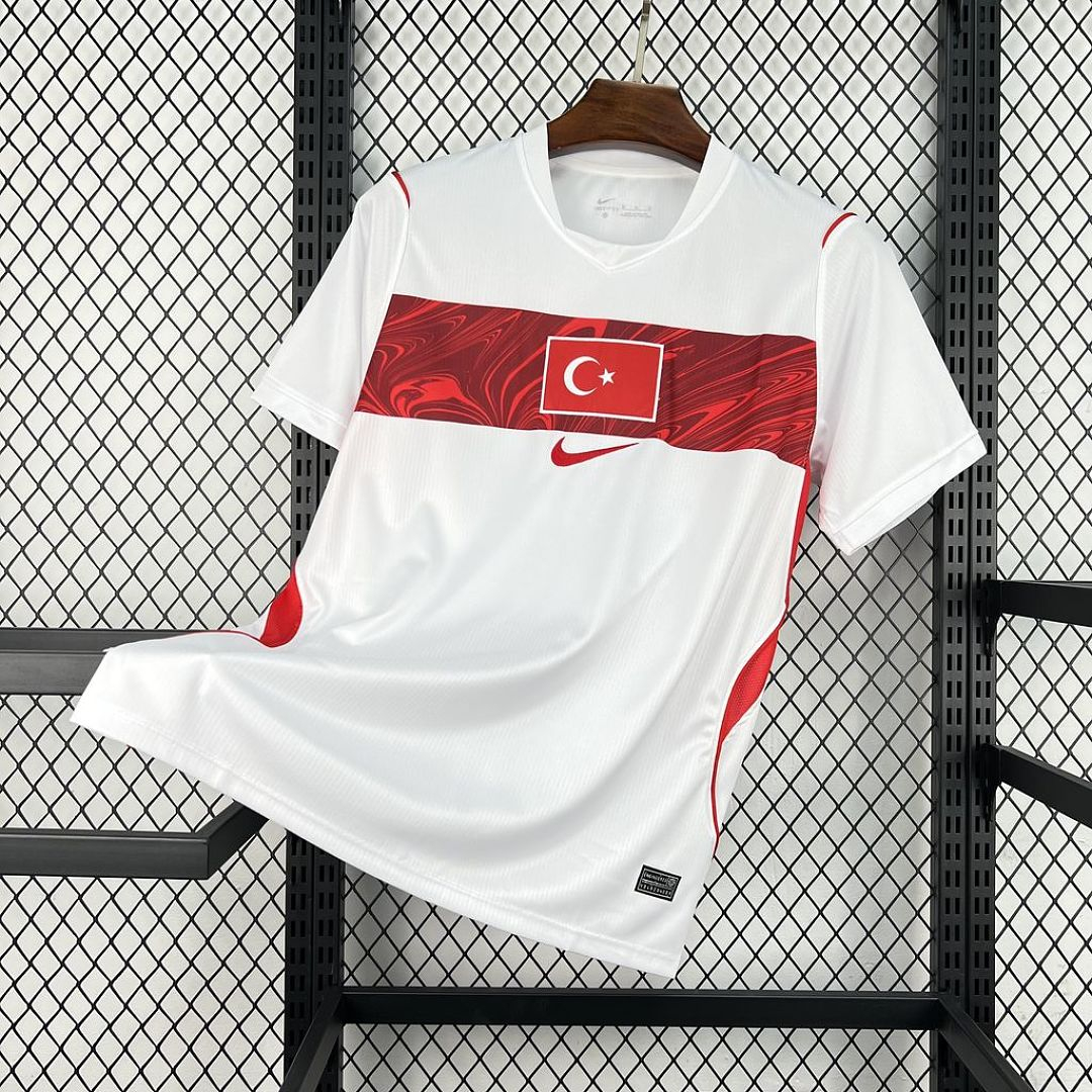 CAMISETA PRIMERA EQUIPACIÓN TURQUÍA 2026 VERSIÓN FAN