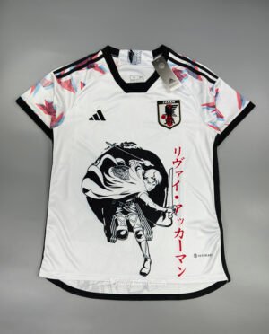 CAMISETA CONCEPTO JAPÓN x SHINGEKI NO KYOJIN VERSIÓN FAN