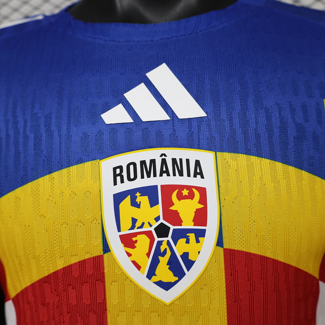 CAMISETA CONCEPTO RUMANÍA VERSIÓN JUGADOR - Imagen 3