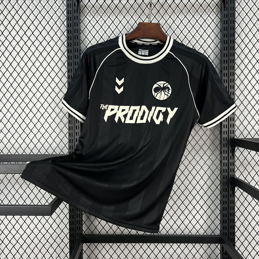 CAMISETA EDICIÓN ESPECIAL THE PRODIGY x HUMMEL VERSIÓN FAN