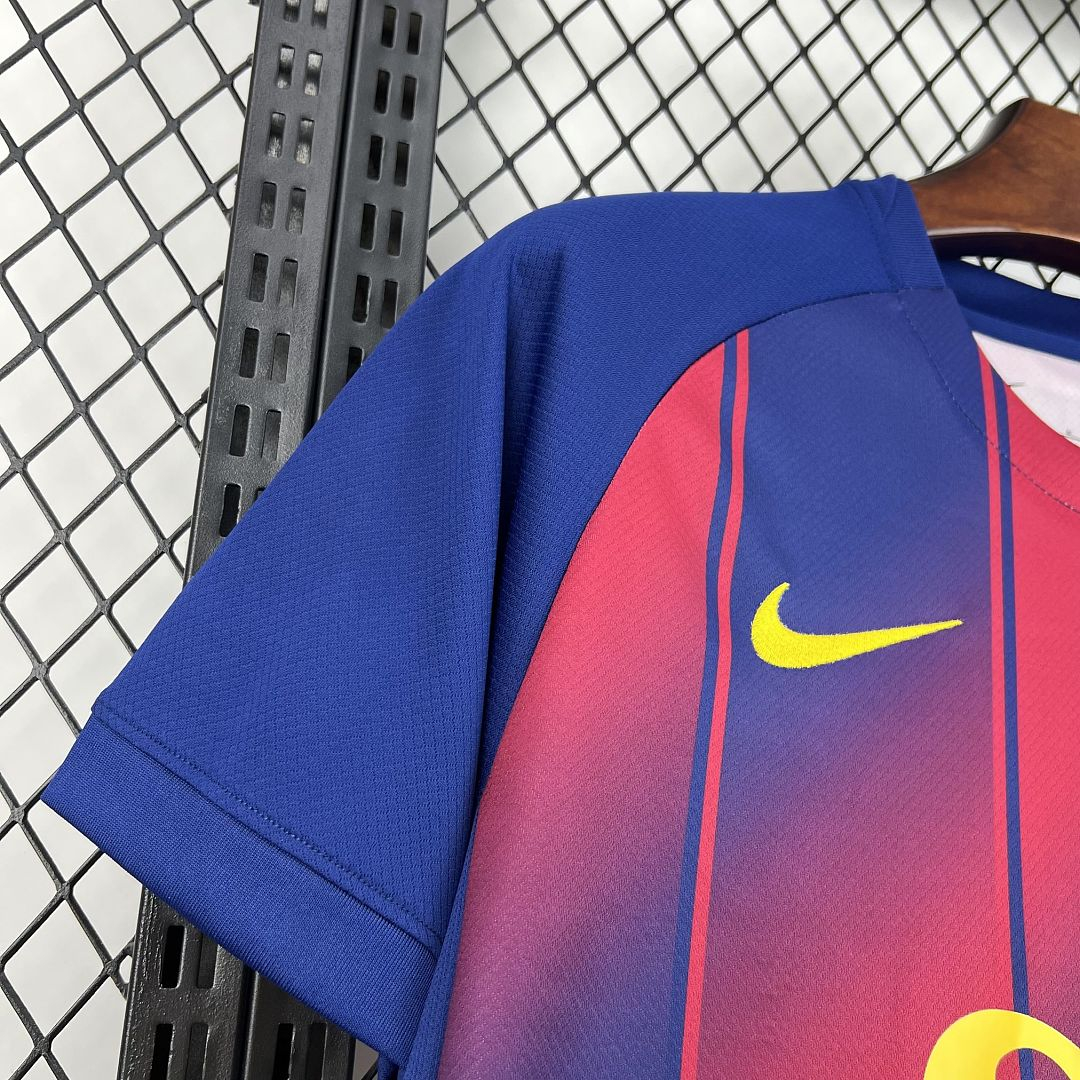 CAMISETA PRIMERA EQUIPACIÓN BARCELONA x OLIVIA RODRIGO 25/26 VERSIÓN FAN - Imagen 2