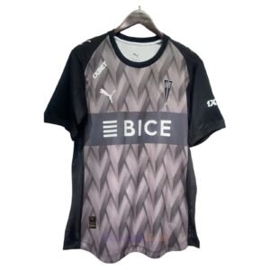 CAMISETA CUARTA EQUIPACIÓN U. CATÓLICA 2026 VERSIÓN FAN