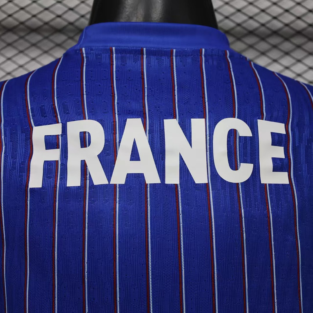 CAMISETA ENTRENAMIENTO FRANCIA x JACQUEMUS 2026 VERSIÓN JUGADOR - Imagen 9