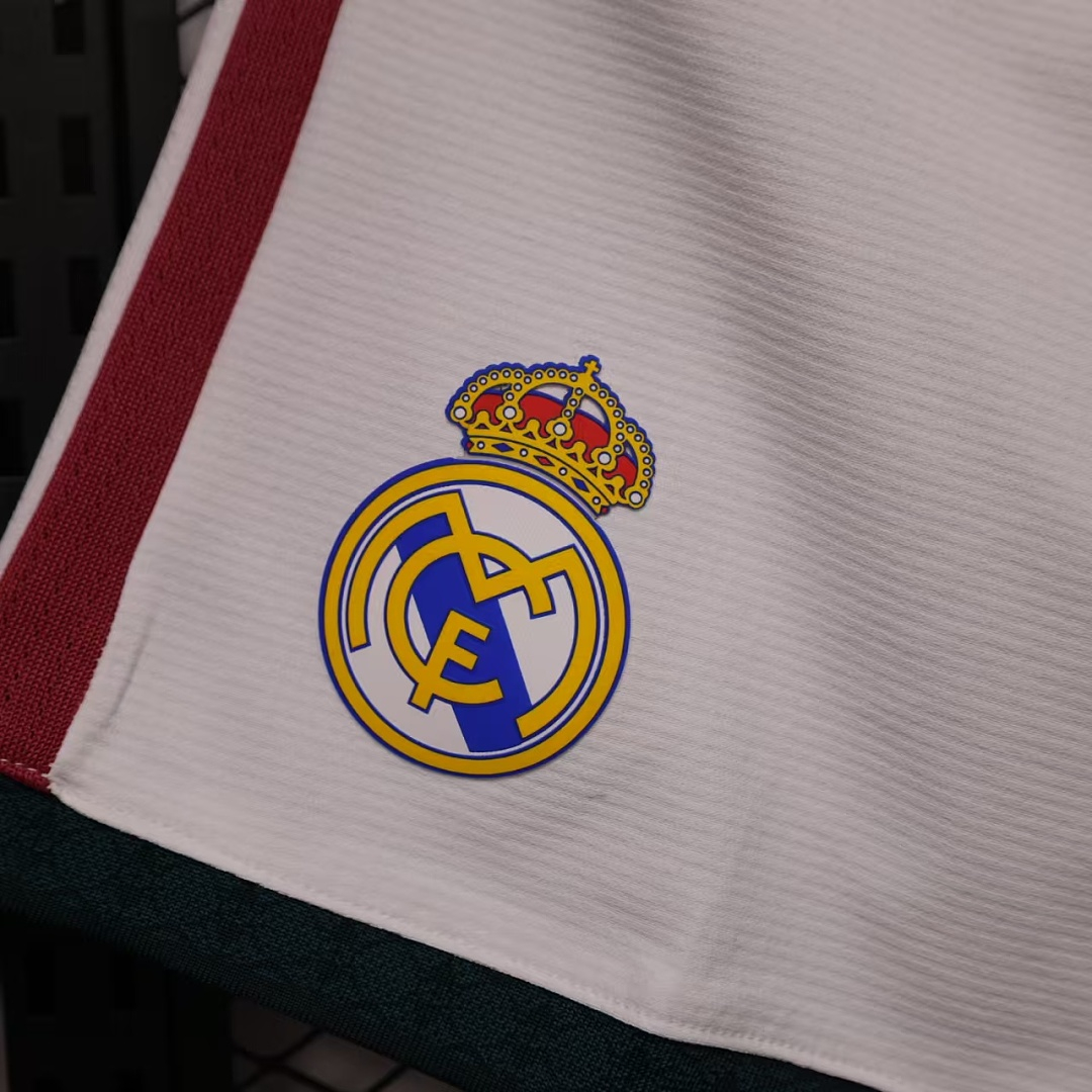 SHORTS PRIMERA EQUIPACIÓN REAL MADRID 2026/27 VERSIÓN JUGADOR - Imagen 2