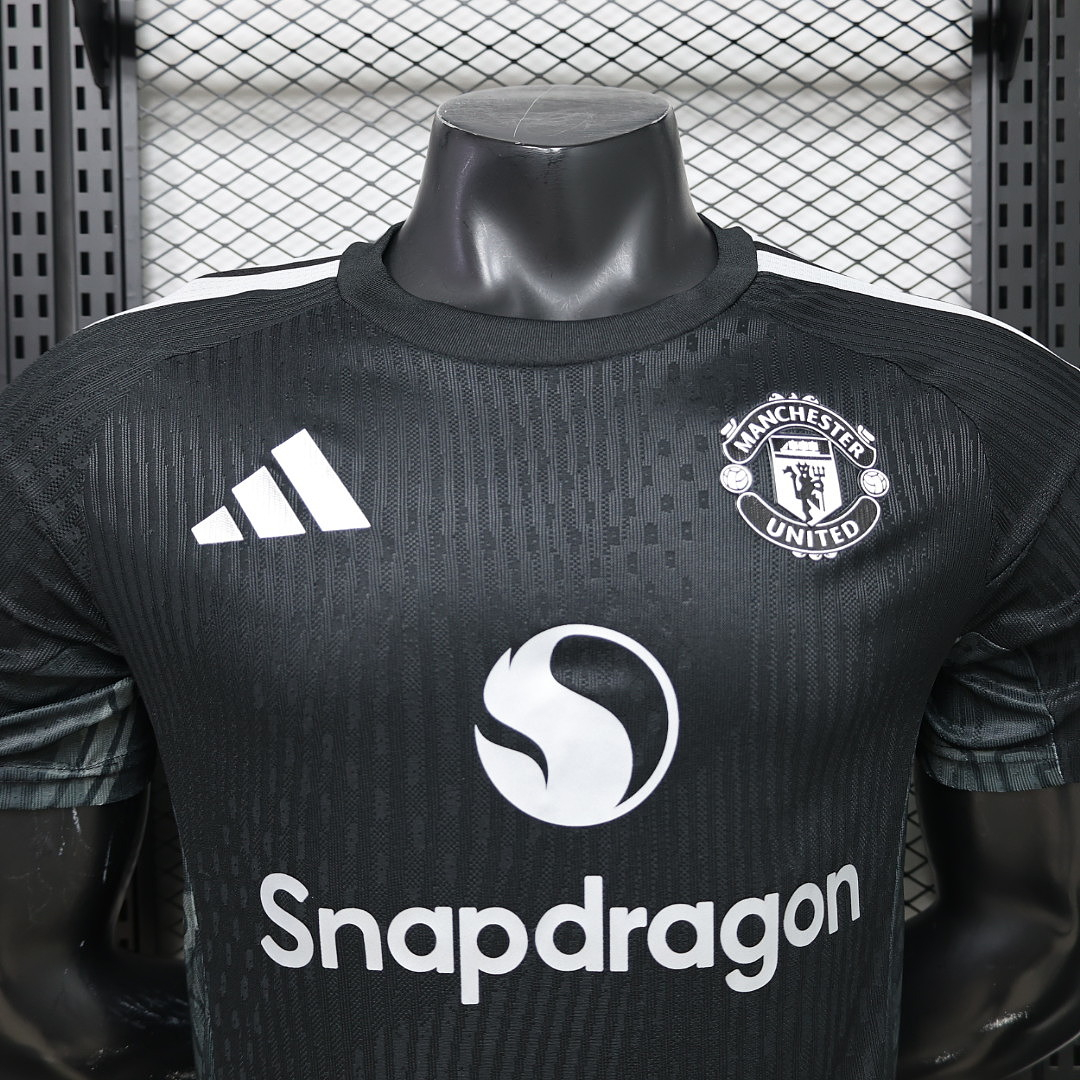 CAMISETA ARQUERO MACHESTER UNITED 2026/27 VERSIÓN JUGADOR - Imagen 2