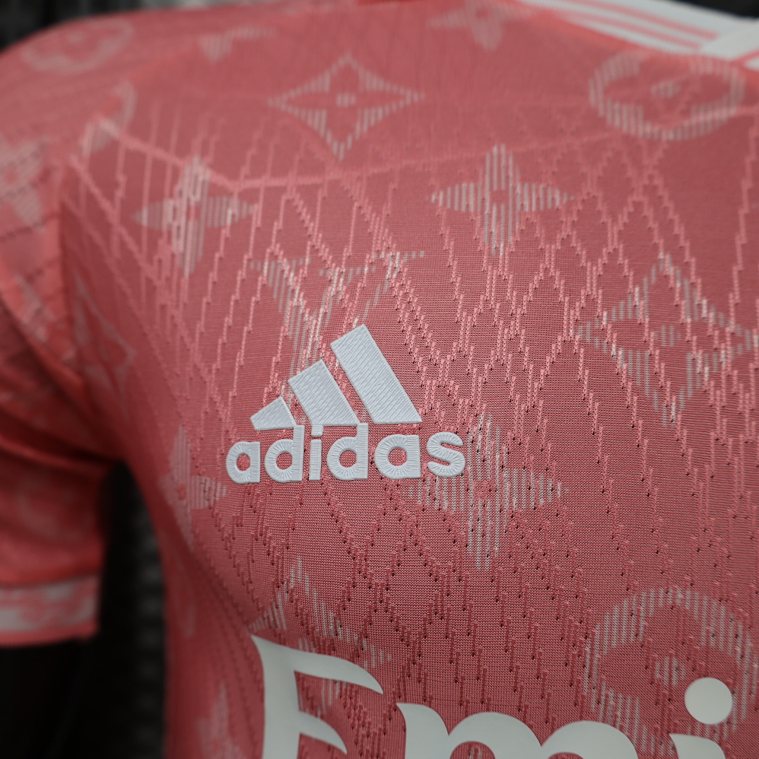 CAMISETA CONCEPTO REAL MADRID 2026/27 VERSIÓN JUGADOR - Imagen 3