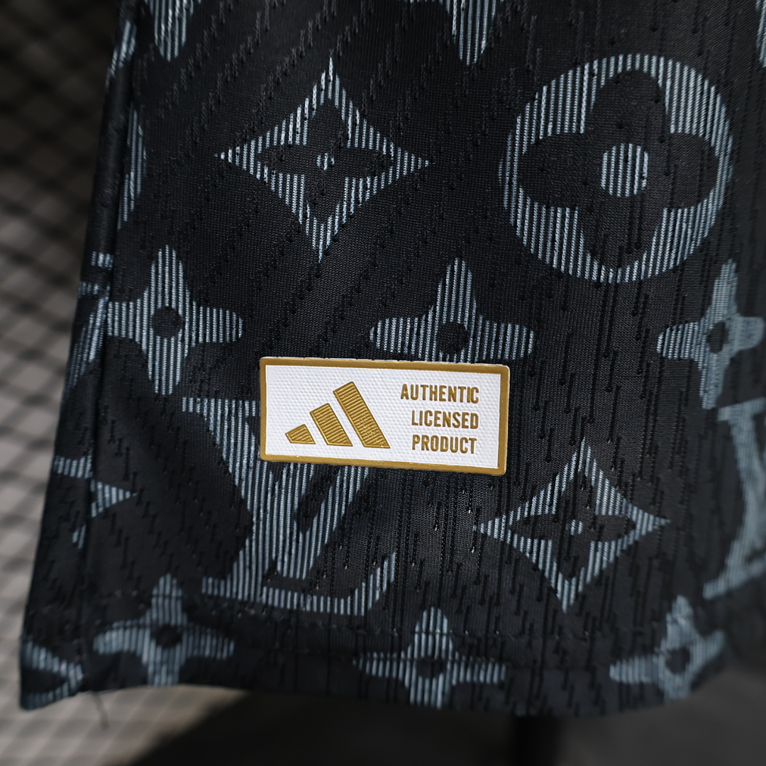 CAMISETA CONCEPTO REAL MADRID 2026/27 VERSIÓN JUGADOR - Imagen 5